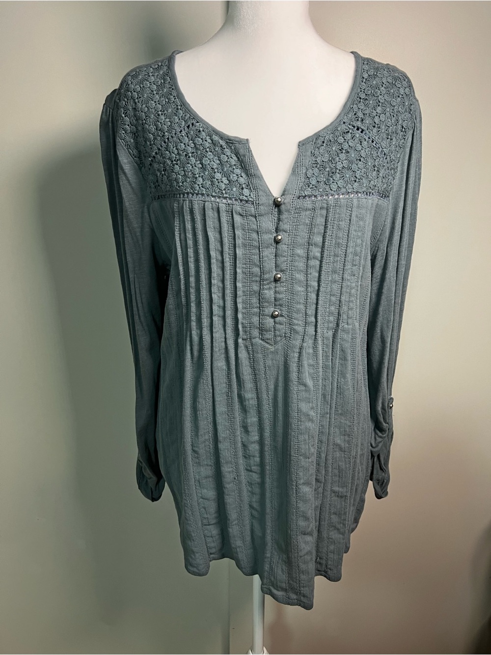 Gloria Vanderbilt Slate Crochet-Yoke Button Henley Tunic